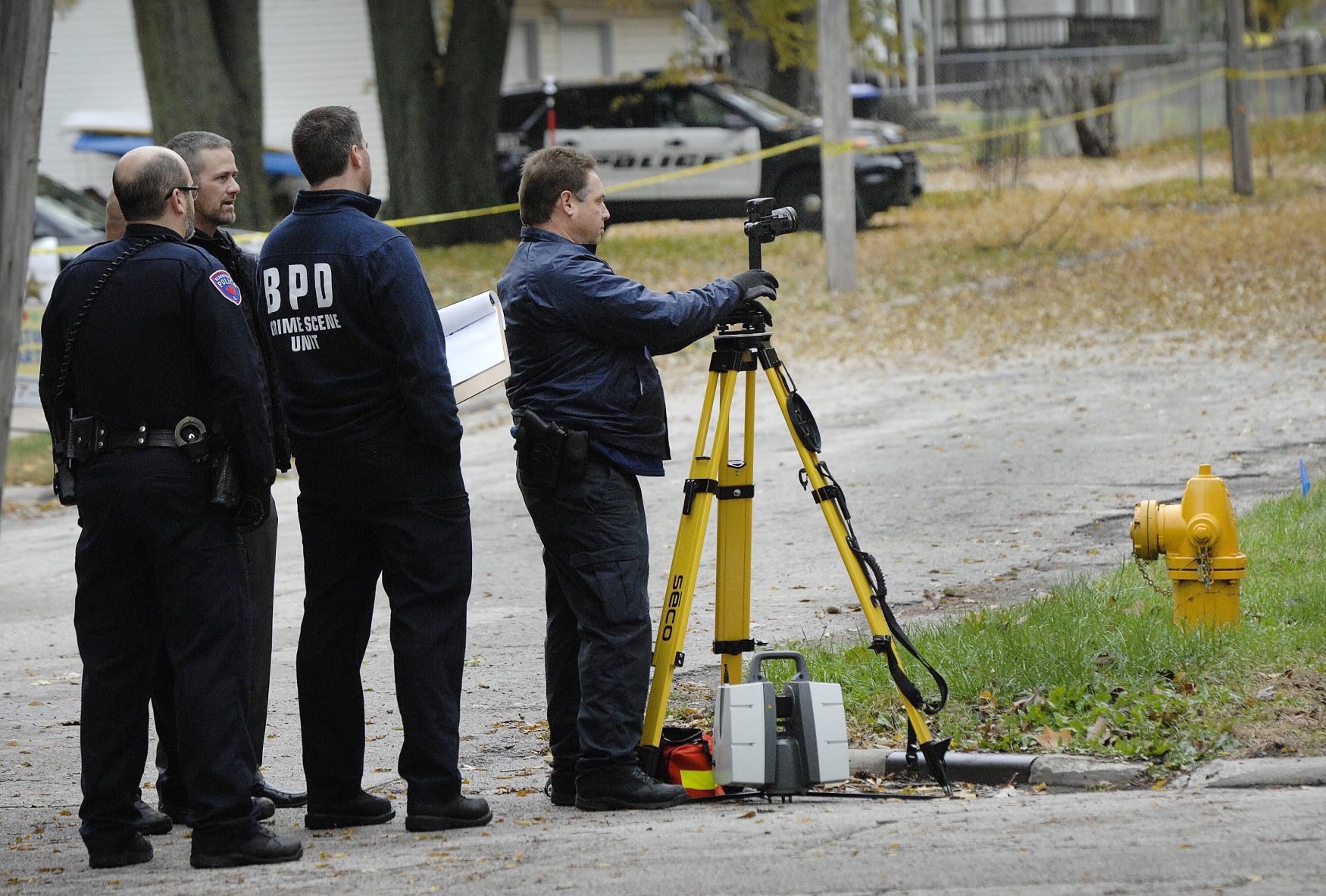 110118-blm-loc-3investigate